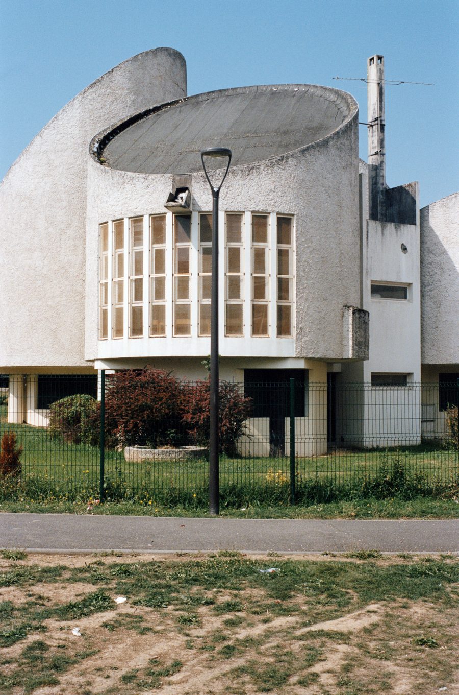 l’église de l’Almont, architecture ronde en béton