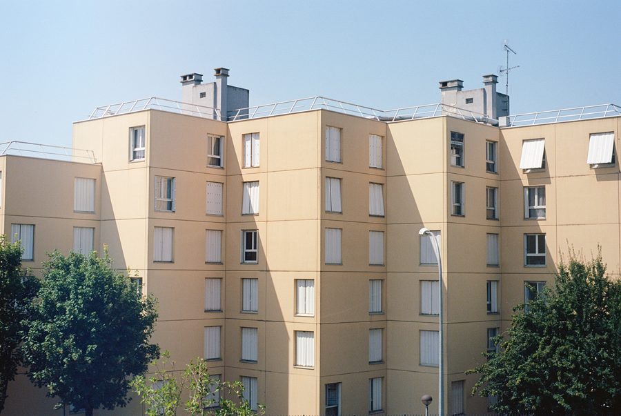 les bâtiments jaunes